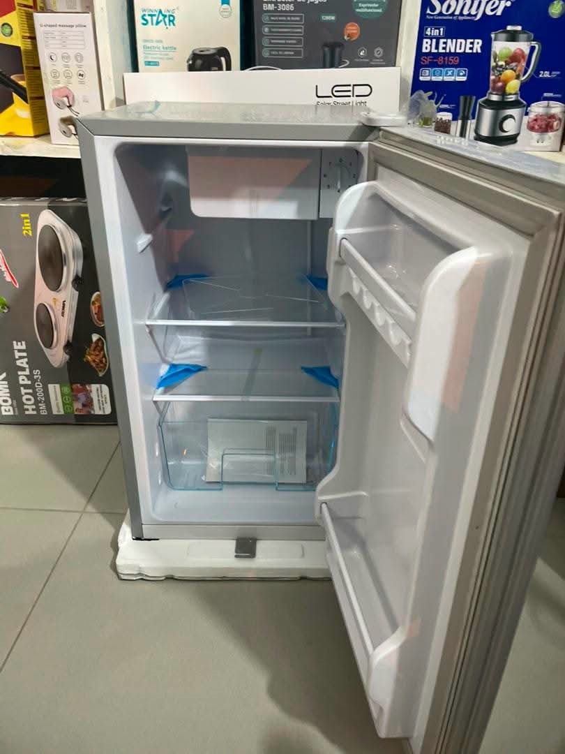 Réfrigérateur 01 porte de 90 Litres ( new en carton )