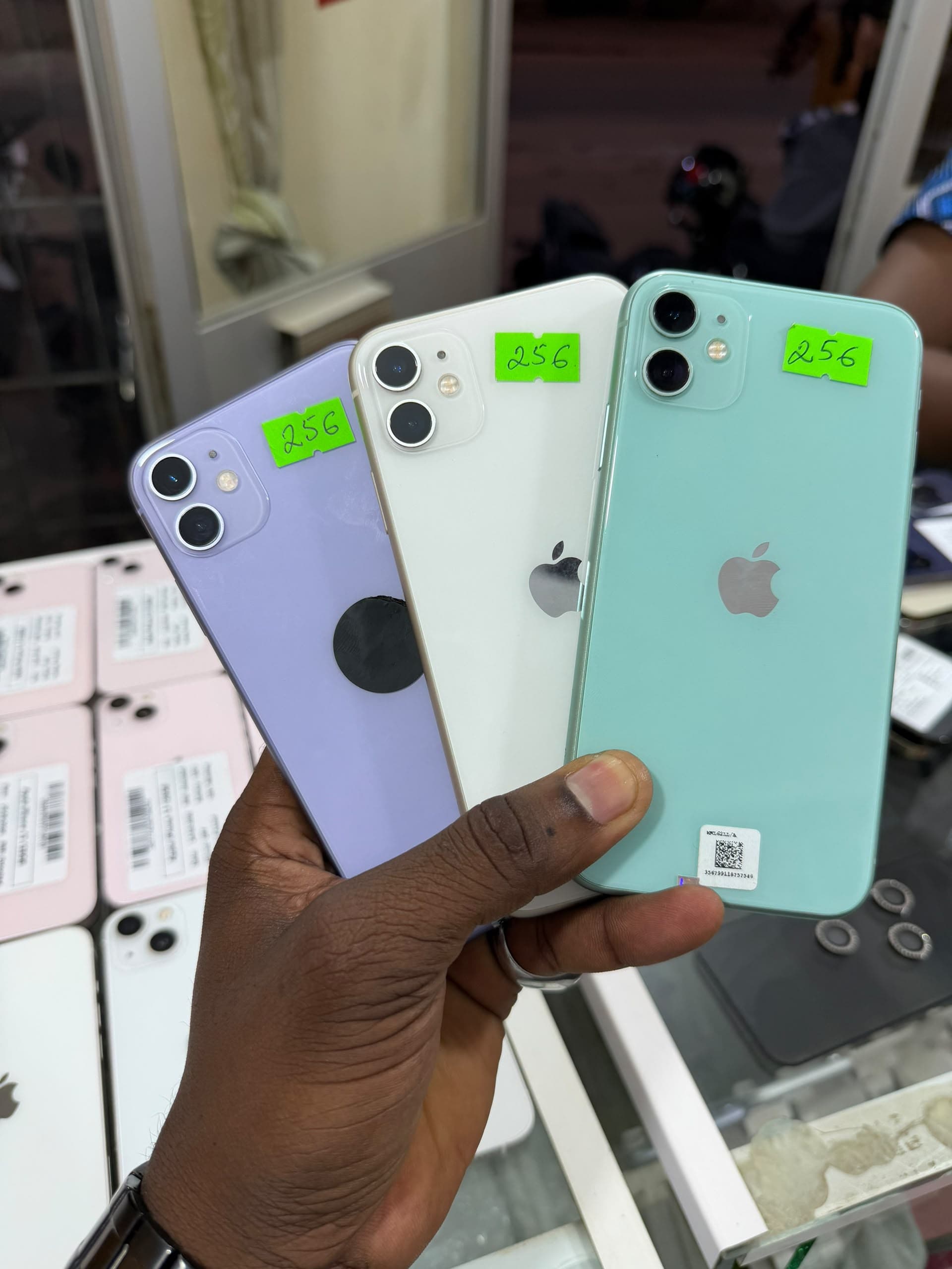 IPHONE 11 - 256gb