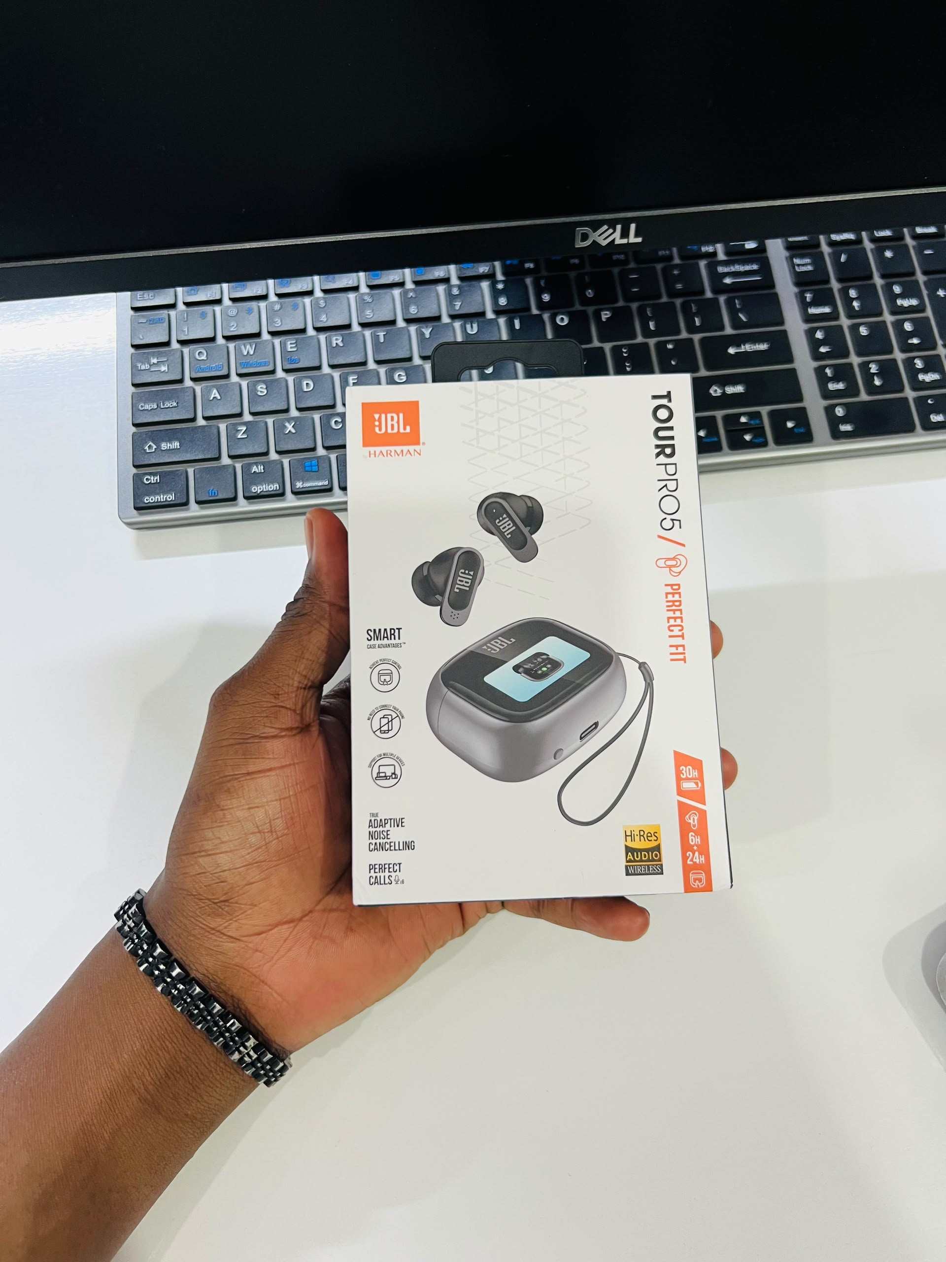 JBL Tour Pro 5 – Image 2