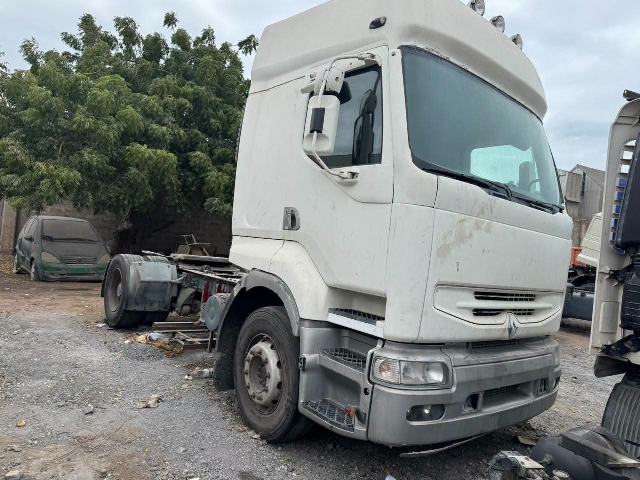 TRACTEUR RENAULT PREMIUM 420 DCI – Image 2